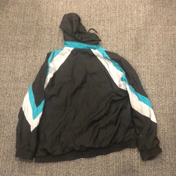 Vintage Vengo Windbreaker - Picture 2 of 3